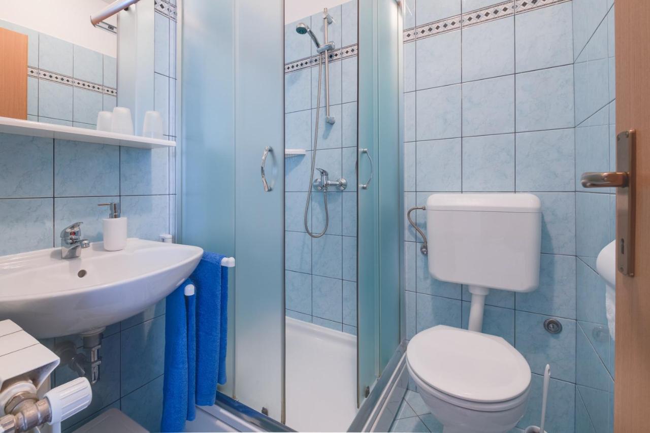 Villa Livia With Three Nice Apartments, Swimming Pool, Childrens Playground, Barbecue And Free Parking Ližnjan Εξωτερικό φωτογραφία