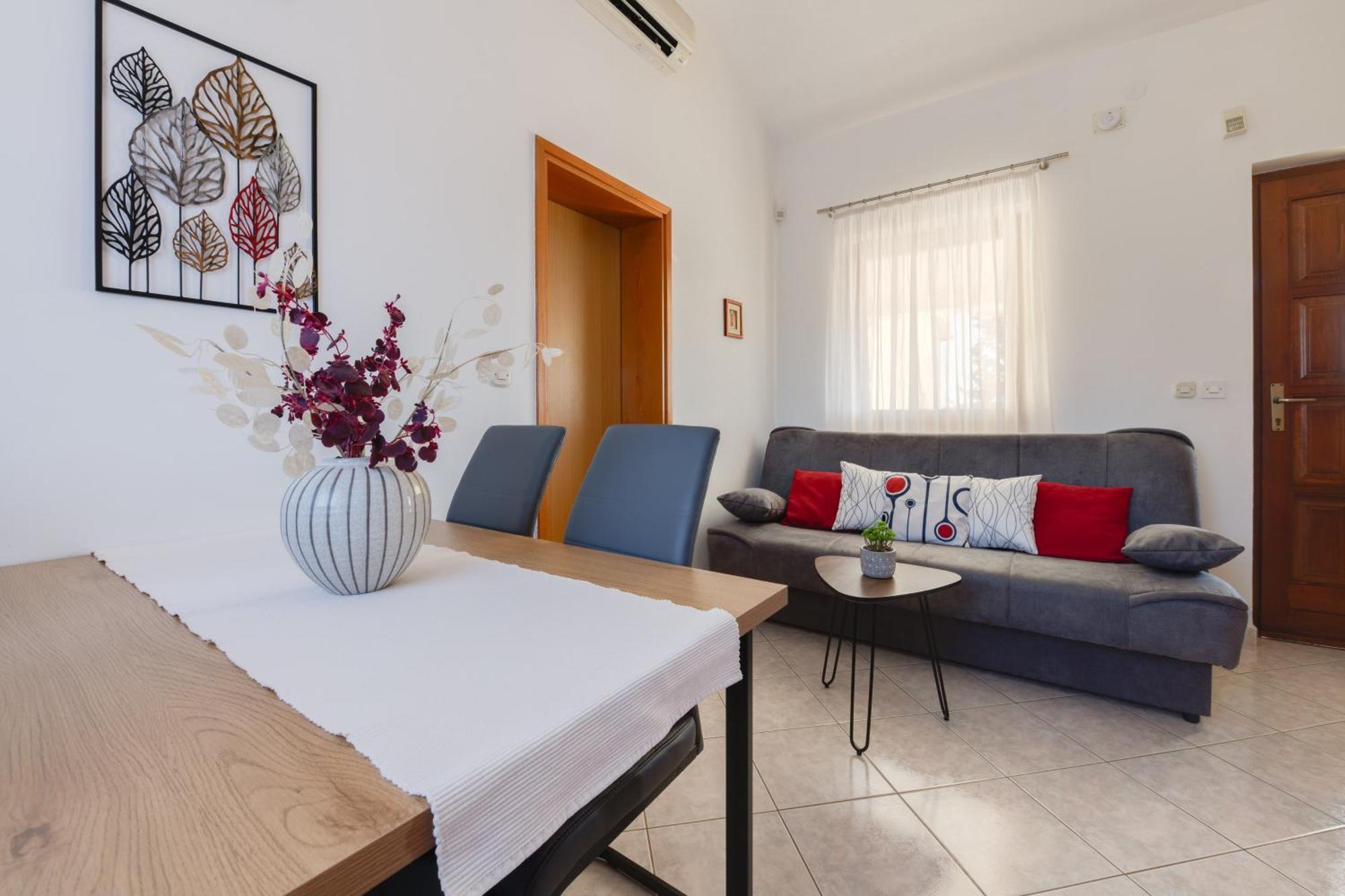 Villa Livia With Three Nice Apartments, Swimming Pool, Childrens Playground, Barbecue And Free Parking Ližnjan Εξωτερικό φωτογραφία