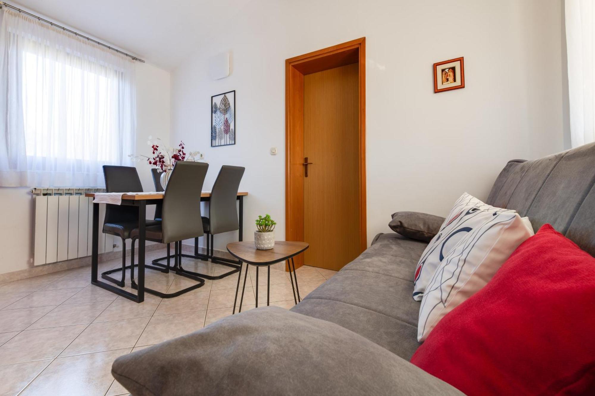 Villa Livia With Three Nice Apartments, Swimming Pool, Childrens Playground, Barbecue And Free Parking Ližnjan Εξωτερικό φωτογραφία