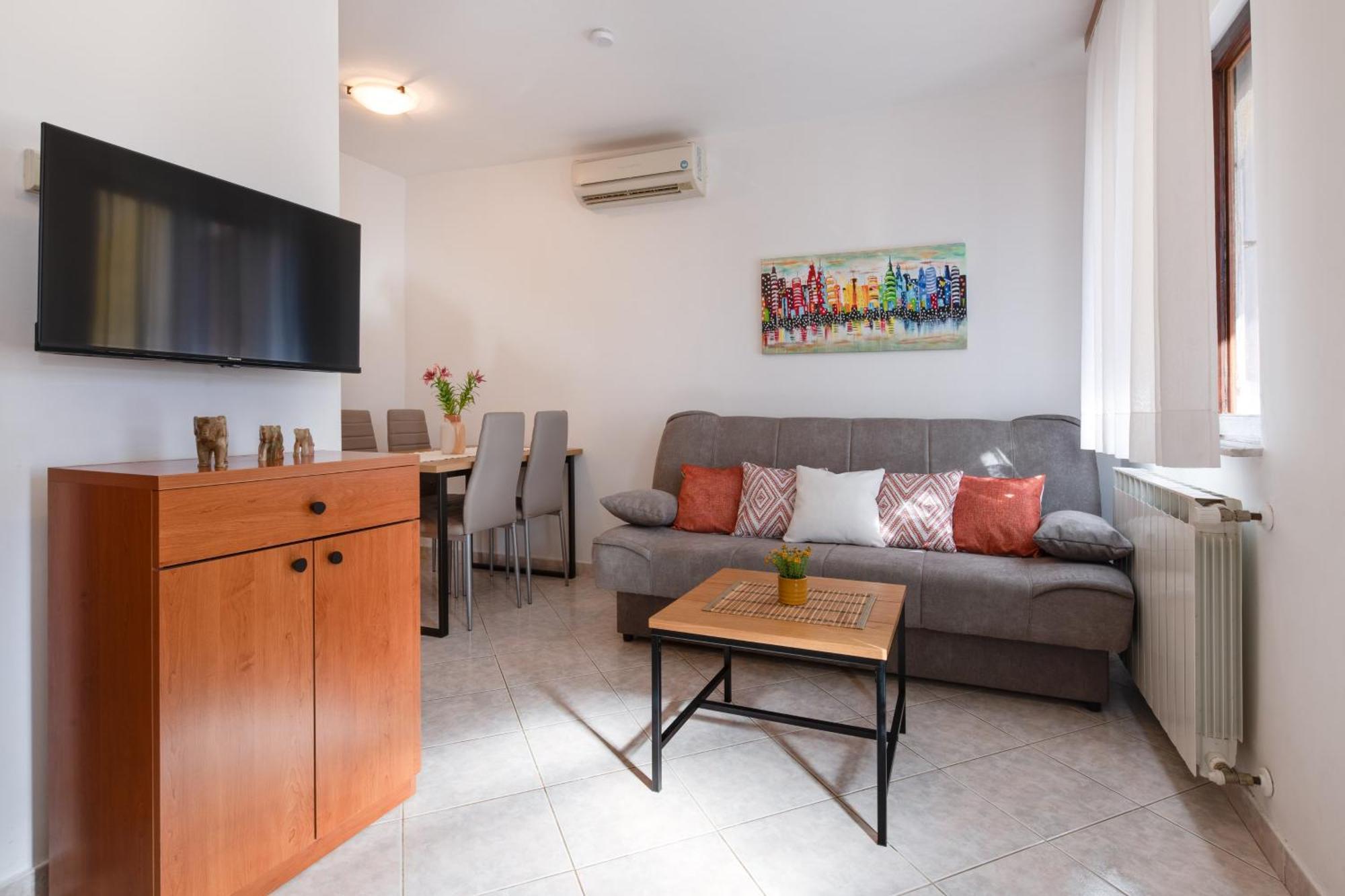 Villa Livia With Three Nice Apartments, Swimming Pool, Childrens Playground, Barbecue And Free Parking Ližnjan Εξωτερικό φωτογραφία