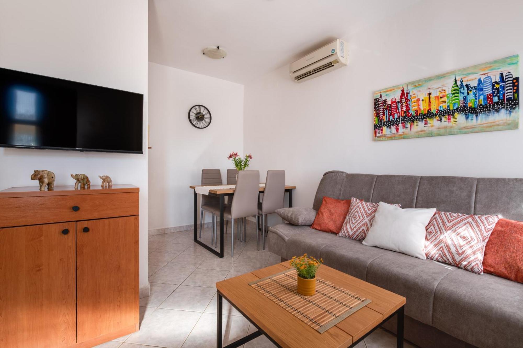 Villa Livia With Three Nice Apartments, Swimming Pool, Childrens Playground, Barbecue And Free Parking Ližnjan Εξωτερικό φωτογραφία