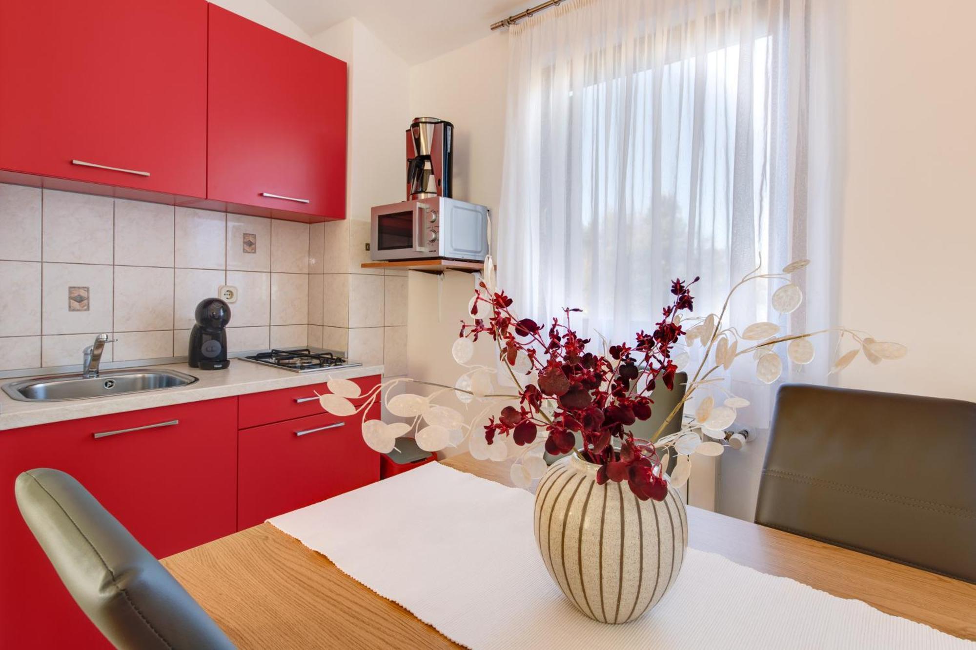 Villa Livia With Three Nice Apartments, Swimming Pool, Childrens Playground, Barbecue And Free Parking Ližnjan Εξωτερικό φωτογραφία